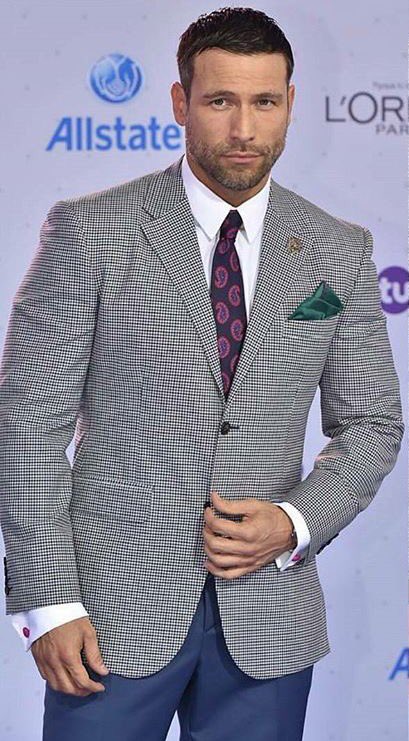 DandyMakers's tweet photo. 3 de los 4 ganadores a los mejor vestidos usaron nuestros trajes y eso nos hace sentir orgullosos! #PremiosTuMundo https://t.co/rRxmfiN0CC