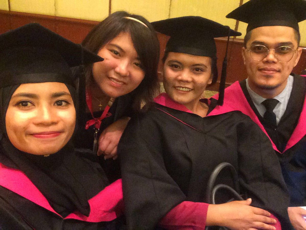 Aziey_Tweety's tweet photo. #convocation #cosmopoint #kk #27August2016 https://t.co/b7GbYd1Fxm