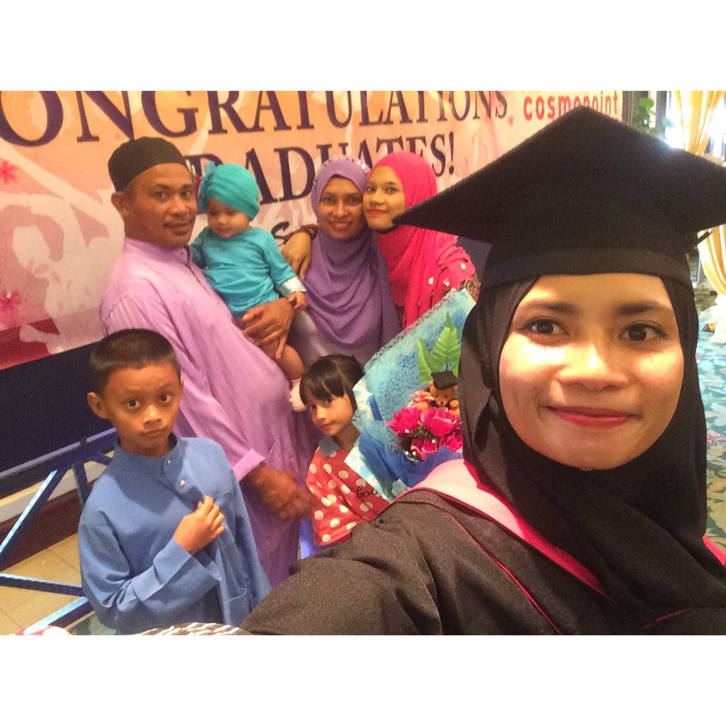 Aziey_Tweety's tweet photo. #convocation #cosmopoint #kk #27August2016 https://t.co/GW14Qs1q1L