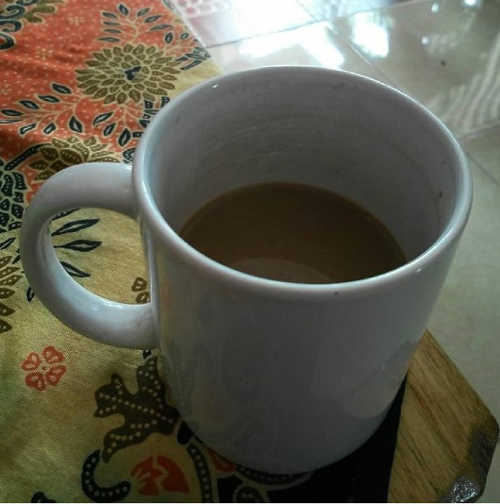 diniindriani4's tweet photo. Kopi itu lebih jujur dia pahit tanpa menyembunyikan pahitnya dan dia hitam tanpa malu mengakui warna nya. https://t.co/TD6eymHiny