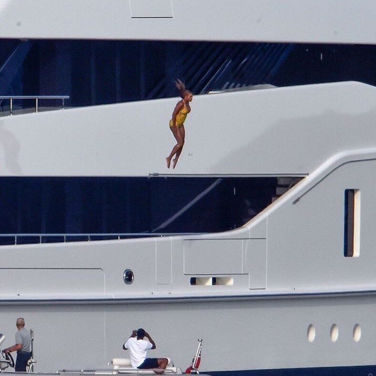 TheColIegeLife's tweet photo. Me jumping to conclusions 5 mins after I send a text and get no reply https://t.co/amLCS2NQaV