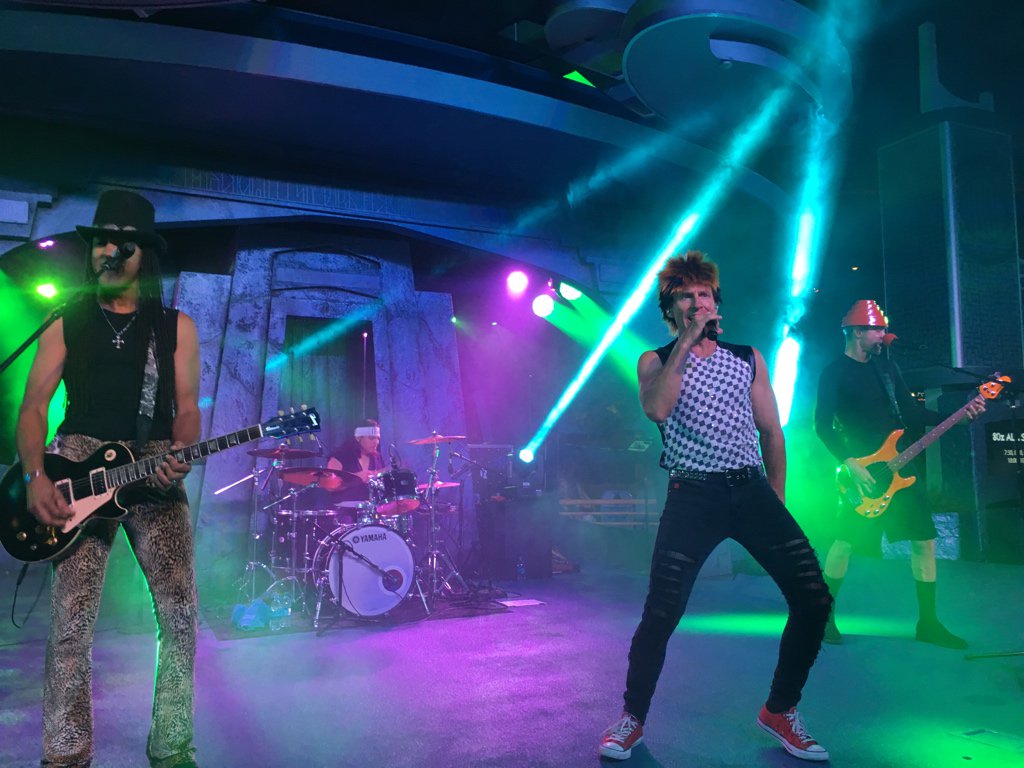 @DisneylandToday watch 80z All Stars.