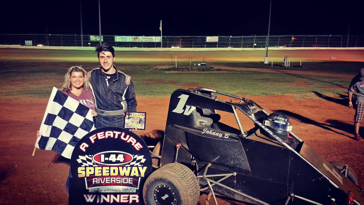 Johnny_B_1v's tweet photo. #barkedit @ChevyClauson 1st nonwing 600 win. #stillchasing200 https://t.co/TMLX7G1rHK