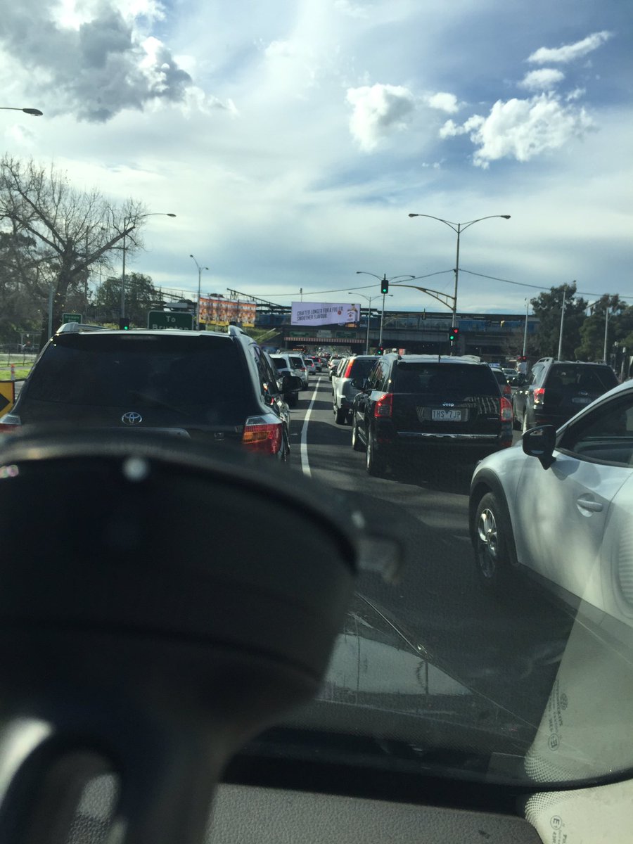 m1ketarr's tweet photo. @MCG punt rd @ 2:55!! Getting there slowly pls leave the gates open 😌 https://t.co/mozL8hGZQZ