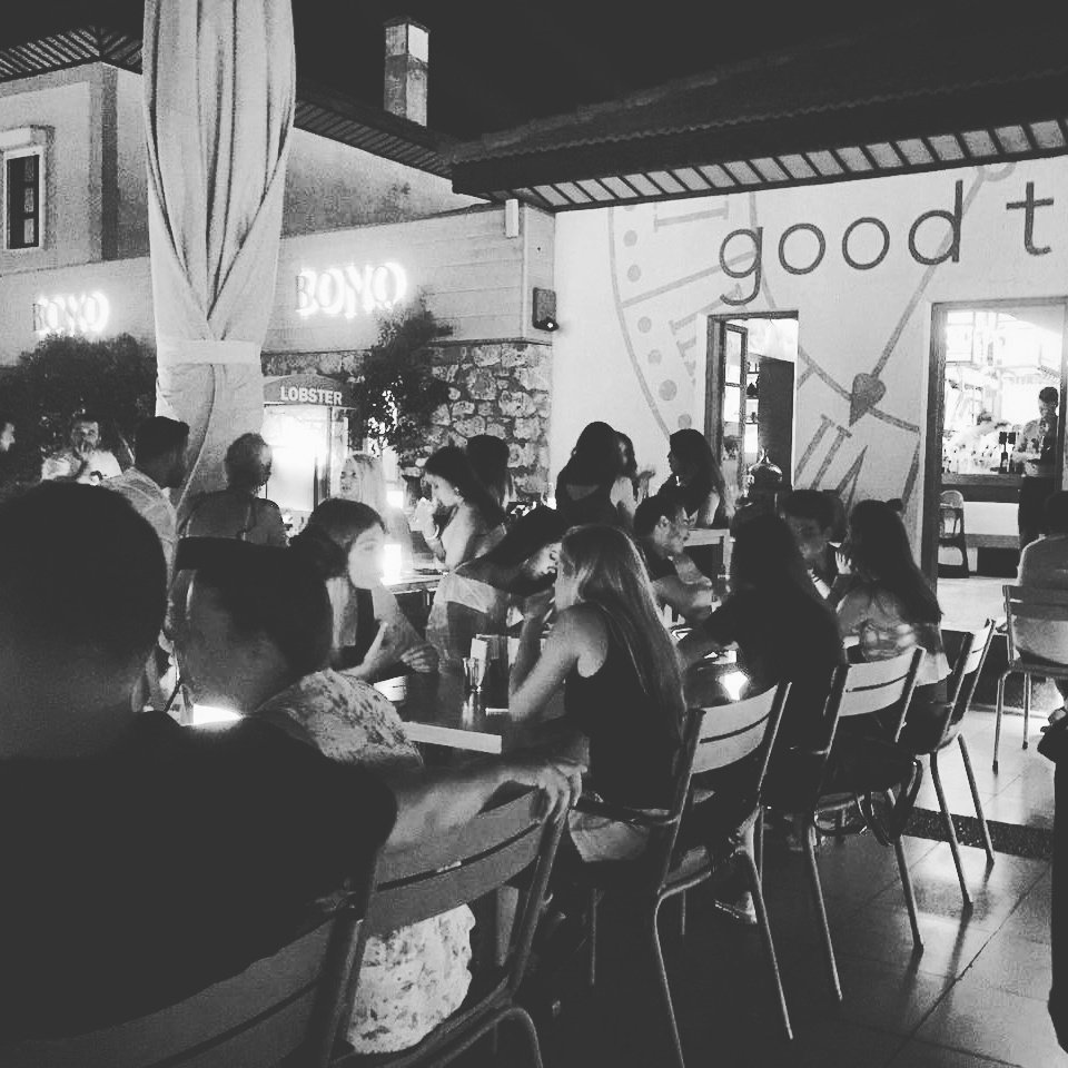 bonobeach's tweet photo. Marina'da Cumartesi akşamı...

#bonogoodtimes #marmaris #saturdaynight #saturdayfun #cumartesi https://t.co/O37mMSR6r1
