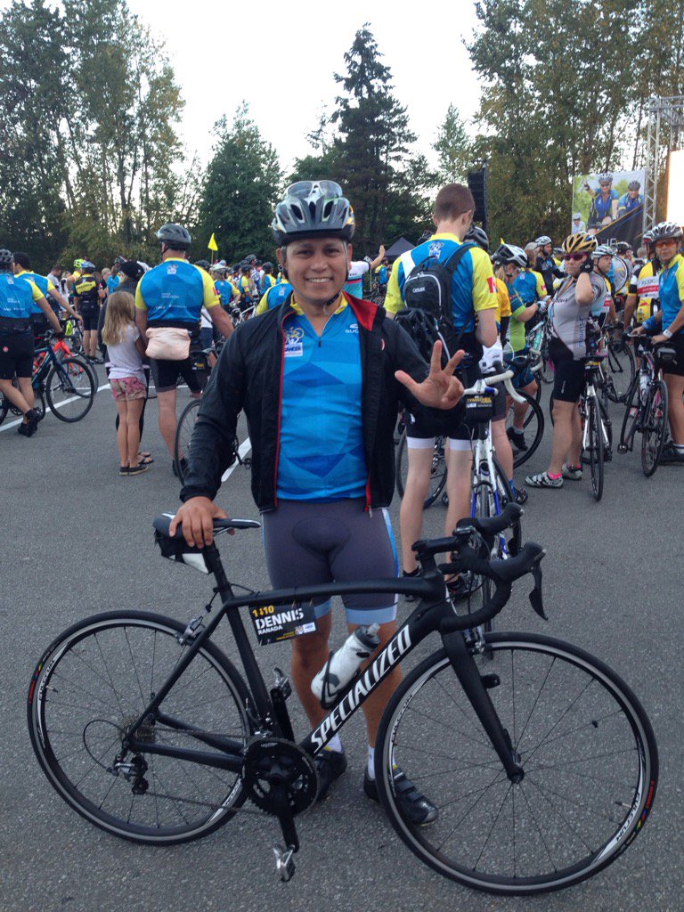 RanadaDennis's tweet photo. So pumped in startline of 2016 Ride to Conquer Cancer https://t.co/u4au26NLI7