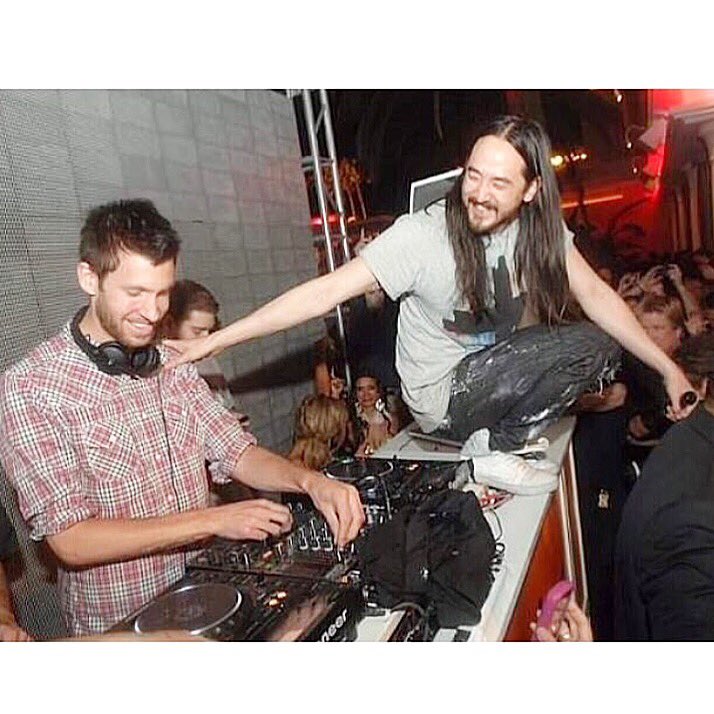 Two happy dudes! 😆😆 #throwback https://t.co/mYj3Z2gXXX