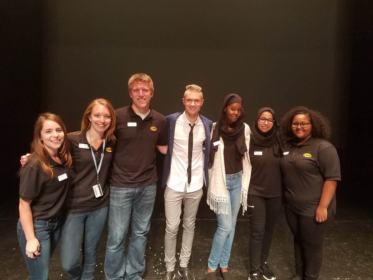 kimmyswinney's tweet photo. Thanks for coming to @concordiastpaul, @TrentJamesMagic! @CABcsp #CSPConnects https://t.co/FGFA7hkEkk