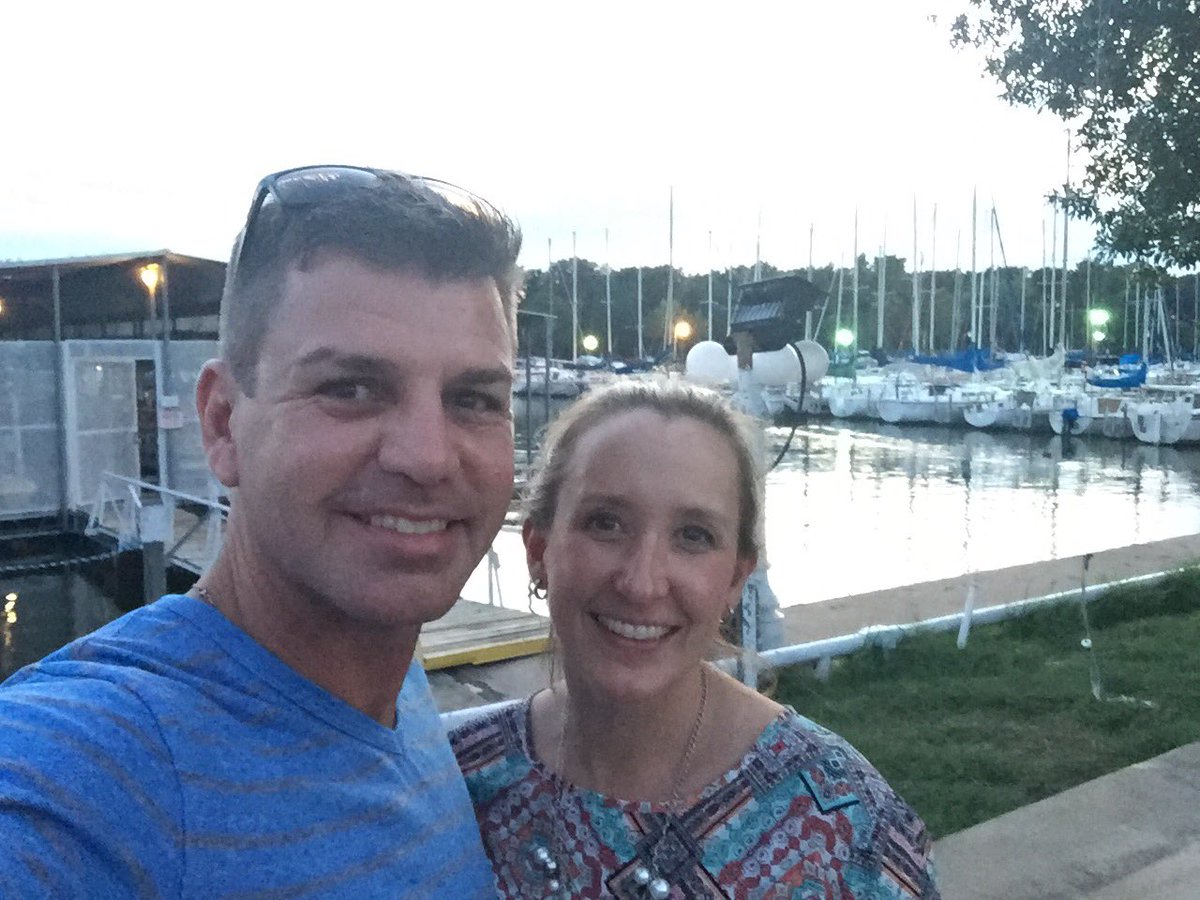 samnlori1295's tweet photo. Watching sunset. Trying a new place on EM lake. ♥️ a quiet nite 2gether #date12 #20in16 @FOTPKeller https://t.co/qdwa7Bv6R9