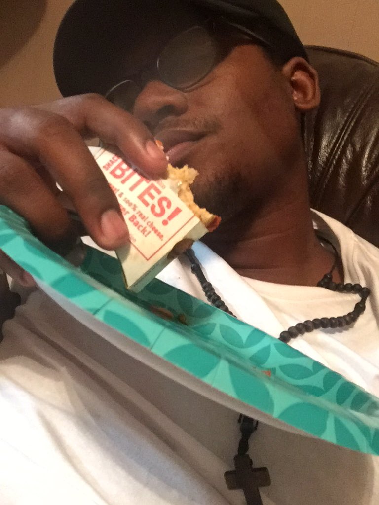 nileriverr's tweet image. #rapperproblems