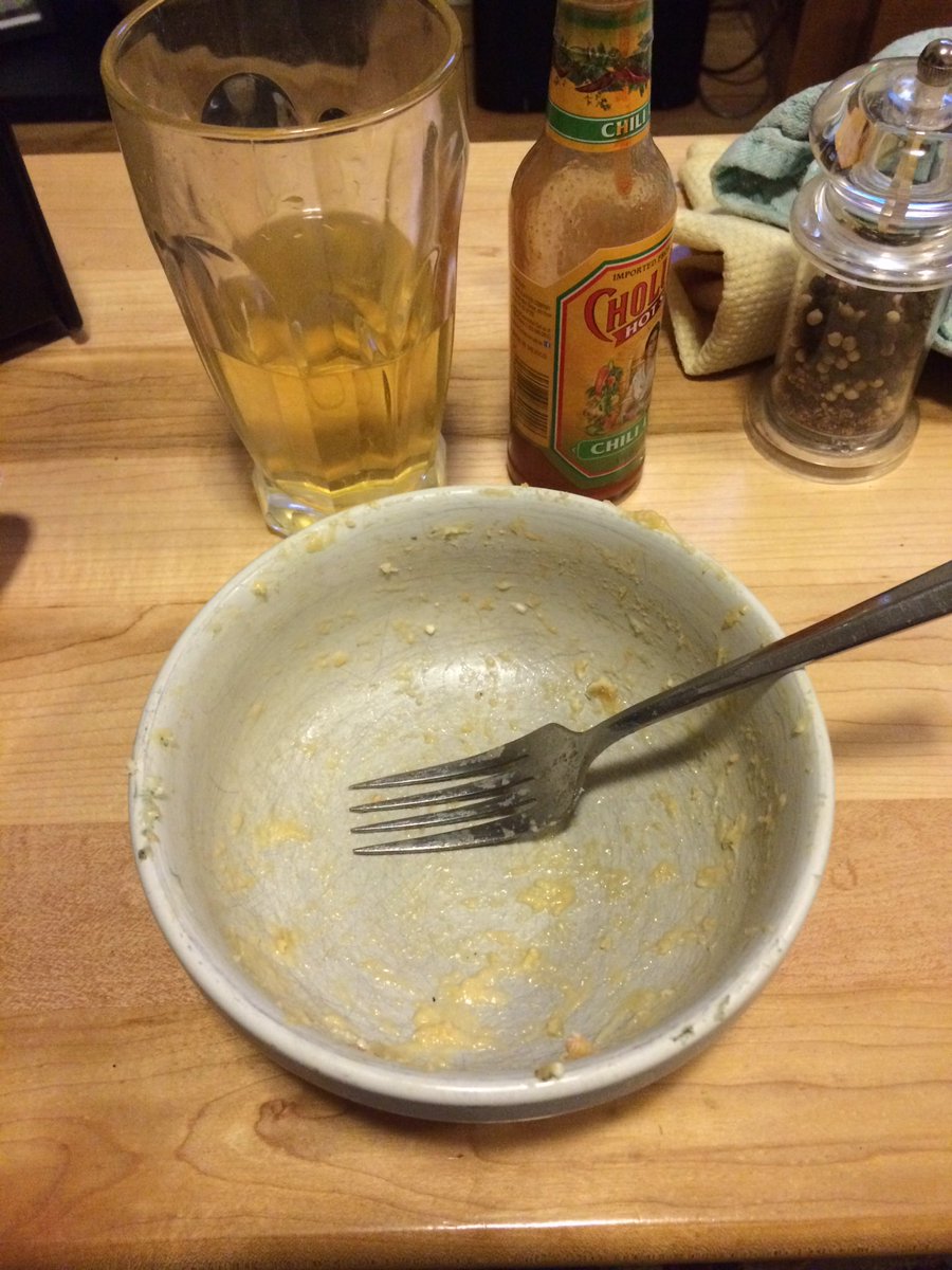 damon_stewart's tweet photo. #FatDamon problems https://t.co/gWaAp5fotA