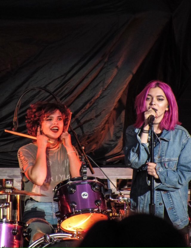 AestheticHV's tweet photo. HQ - Rena and Nia on stage || 26/08/2016 #SLFLSaltLakeCity #SLFLUtah || via Hayden Clark https://t.co/LSVpWC0rg9