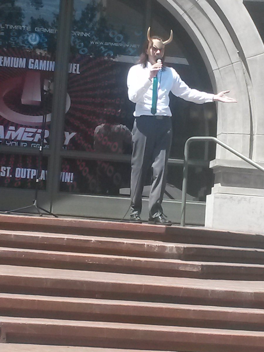 FireHellfire's tweet image. @Loki_hates_you #presidentloki  #presidentloki2016 #NerdCon2016  #NerdCon  #nerdcon