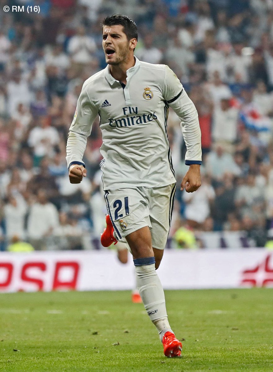 realmadrid's tweet photo. 📸👍✅

¡Así fue nuestra primera victoria de Liga en el Bernabéu, en imágenes!

#RMLiga #HalaMadrid https://t.co/fCtayijtIp