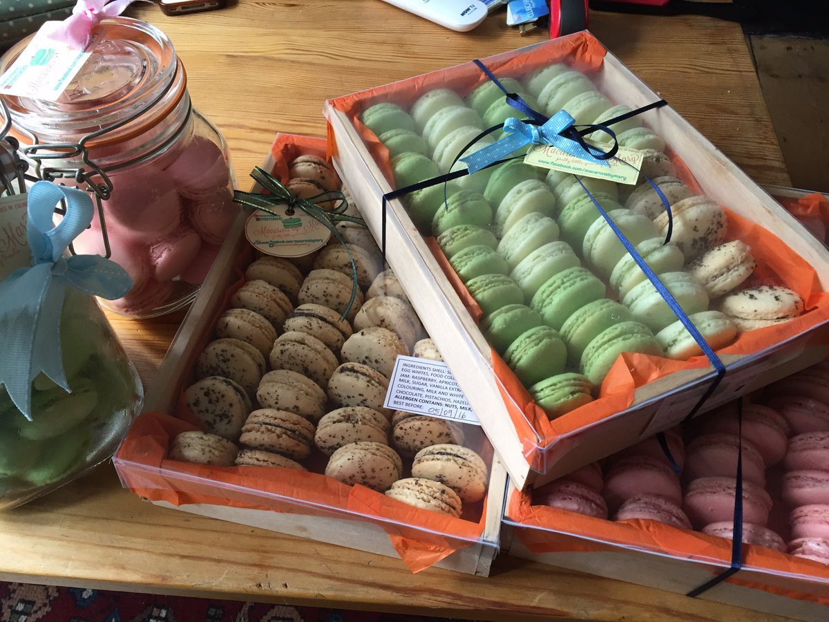 macaronsbymary's tweet photo. Weekend macaron making #macaronsbymary #ealing #handbaked #GBBOTwitterBakeAlong https://t.co/29C7MZHRsV