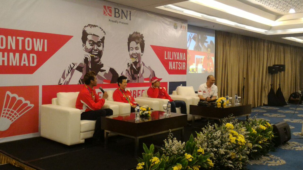 INABadminton's tweet photo. Meet and Greet dengan peraih medali emas Olimpiade 2016 di Hotel Atlet Century Park, Jakarta. https://t.co/ULlOfQwVK5