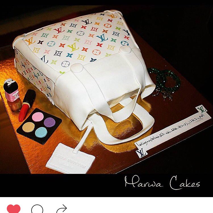 marwacakes's tweet photo. #LVbag #Lvcakes #pursecakes #brandcakes #makeupcakes #riyadhcakes #riyadh #كيك_الرياض #الرياض #تاجرات_الرياض https://t.co/gIkdcpVCfz
