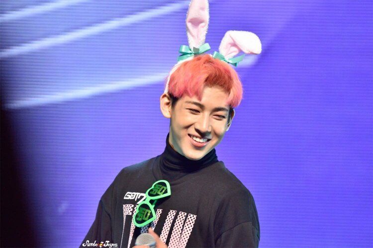 BAM2SQUARED's tweet photo. [PIC] FLY IN OSAKA #GOT7 #BamBam #FLYINJAPAN
credit to appleofjeyes https://t.co/u3iFORbeJM