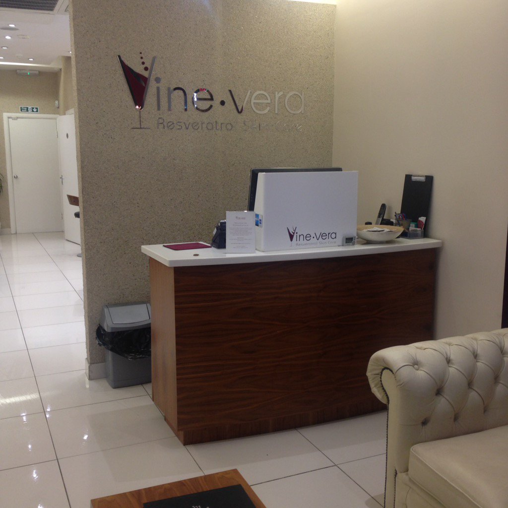 EcoCleanLDN's tweet image. This was a real deep clean last night. Started @ 7.30pm finished @ 1.00am. Omg what a task!!