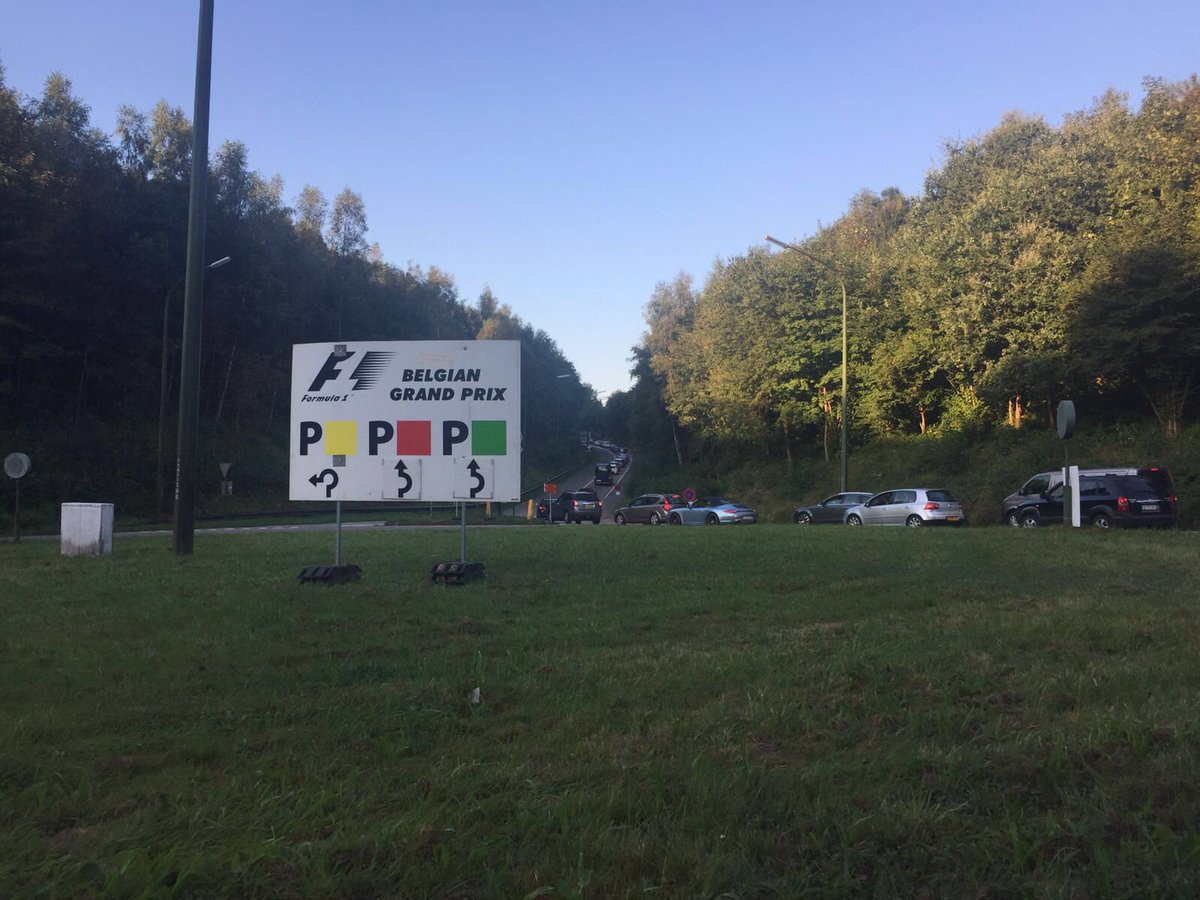 robvanstralen's tweet photo. Laatste stukje pas file! #SpaGP #F1 https://t.co/pbhYyrppXP