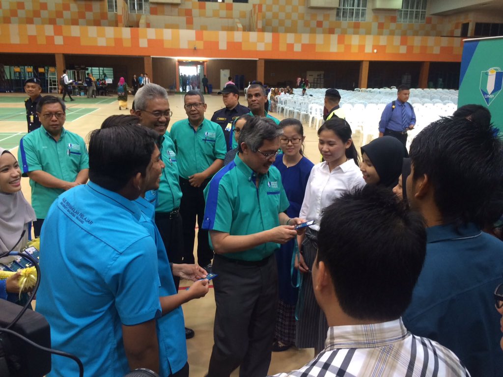 RESPEK!!! GAMBAR PANDALELA RENONG MENDAFTAR DI UNIVERSITI 