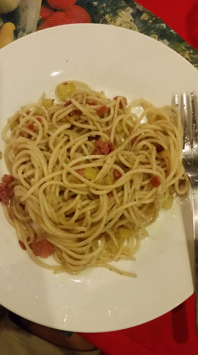 SDanielryan's tweet photo. Patate e Bacon Pasta #italianpasta <3 https://t.co/QNvfWQOC1L