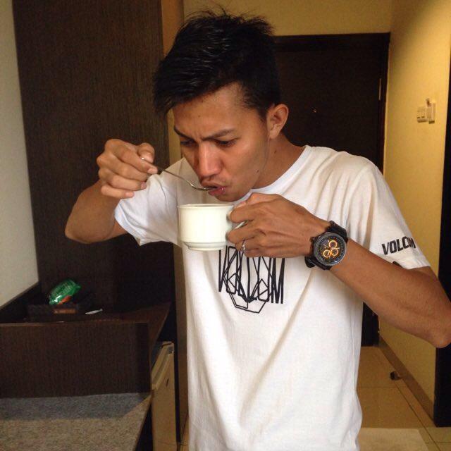 Join my LIVE >  Bermain🙌🏻 on #BIGOLIVE. web.live.bigo.sg/2109377714#djj…