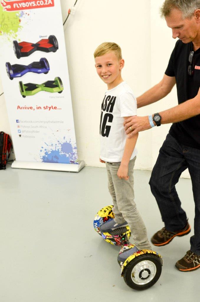 LivingMaths's tweet image. @FlyboyRider @makerfairect #makerbooth! #CTMMF16 #MakerFaire Who needs to walk when you can fly?