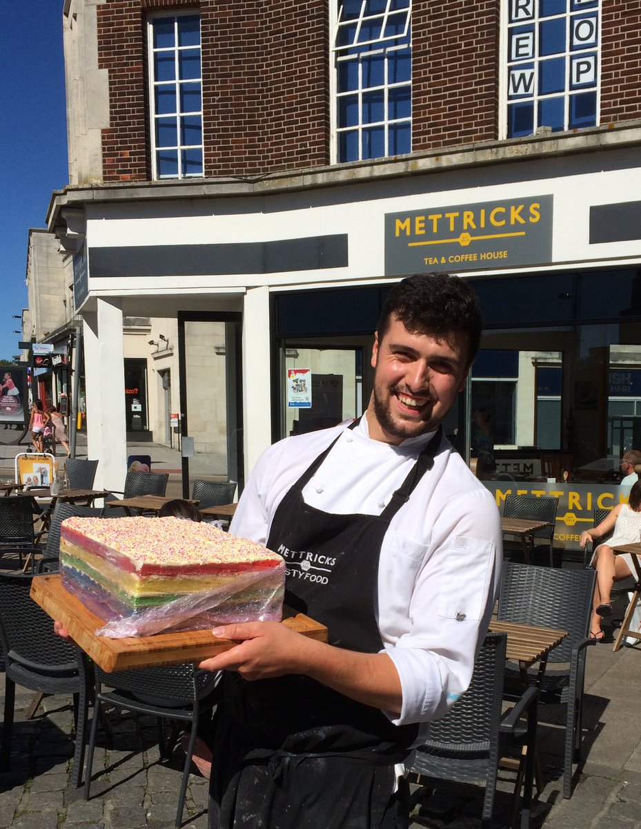 MettricksSoton's tweet photo. Mettricks were super proud to bake The 2016 Pride Cake (all 800 slices!) @cunardline Carnival House @SotonPride2016 https://t.co/ISel3mEOnA