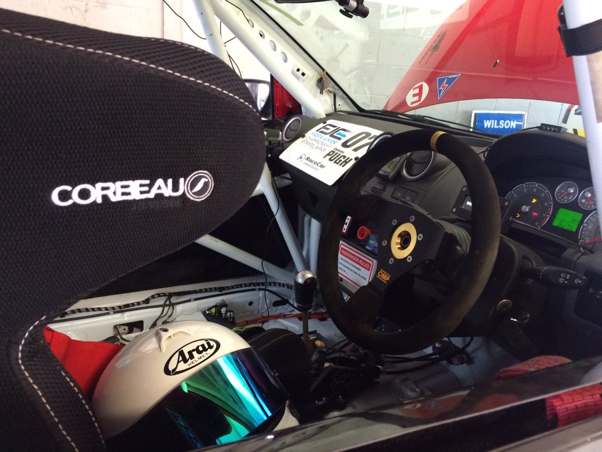 CPUGH_RACING's tweet photo. Race day! but it's qualifying first... https://t.co/YOB8DI2R2x