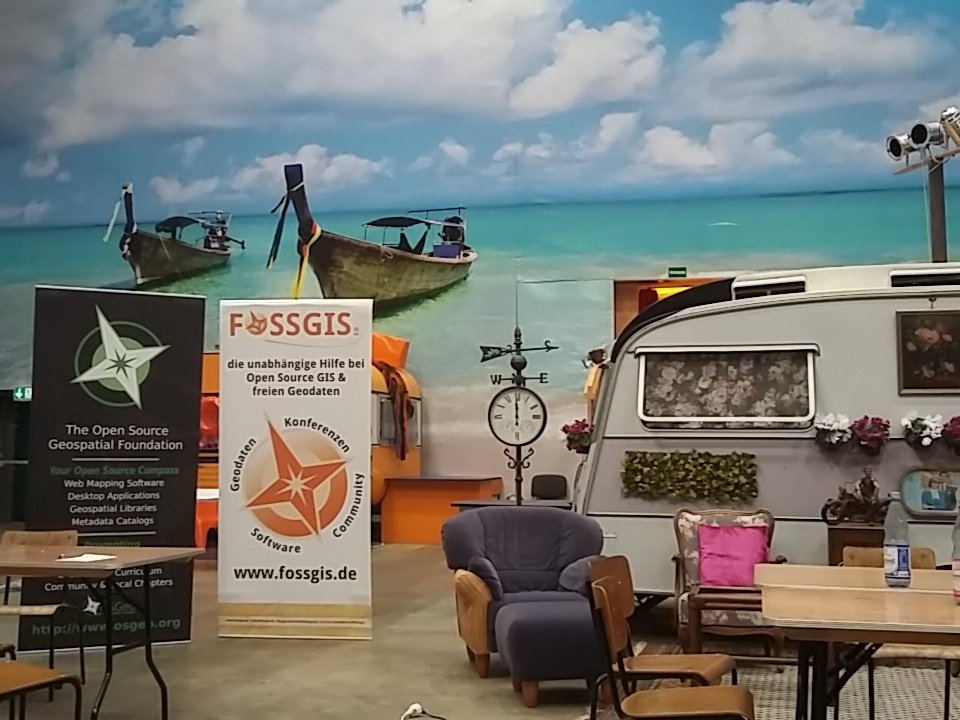 foss4g's tweet image. Last day of #FOSS4G2016 #OSGeo  code sprint starts.