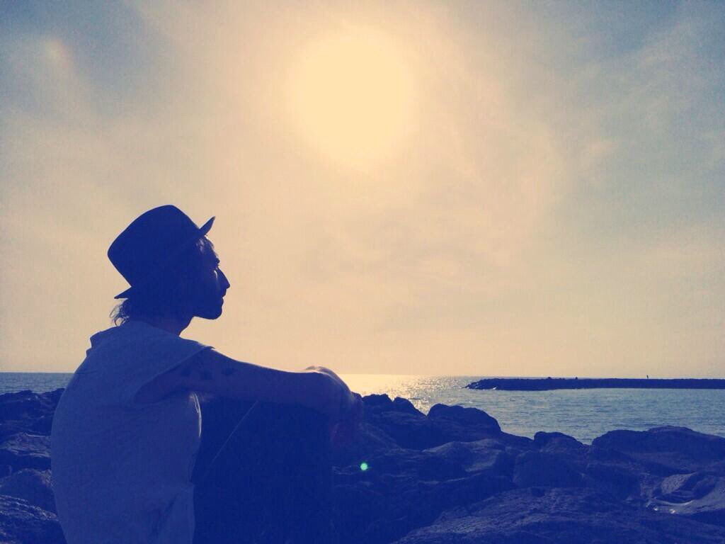 Leiva_Frases's tweet photo. "Tú ibas abriendo las alas, yo me intentaba rendir... Otro verano se acaba, San Sebastián - Madrid." https://t.co/mNwGNDuIDf