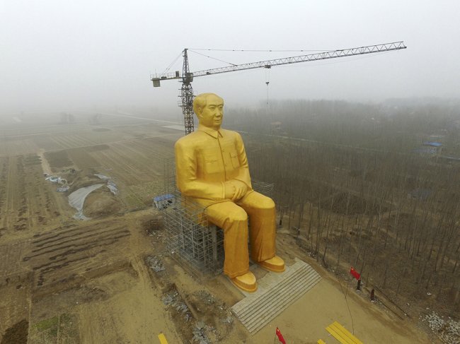#факты В китайской деревеньке в уезде Тунсюй возвели огромную 36-метровую статую Мао Цзедуна. #china #китай
