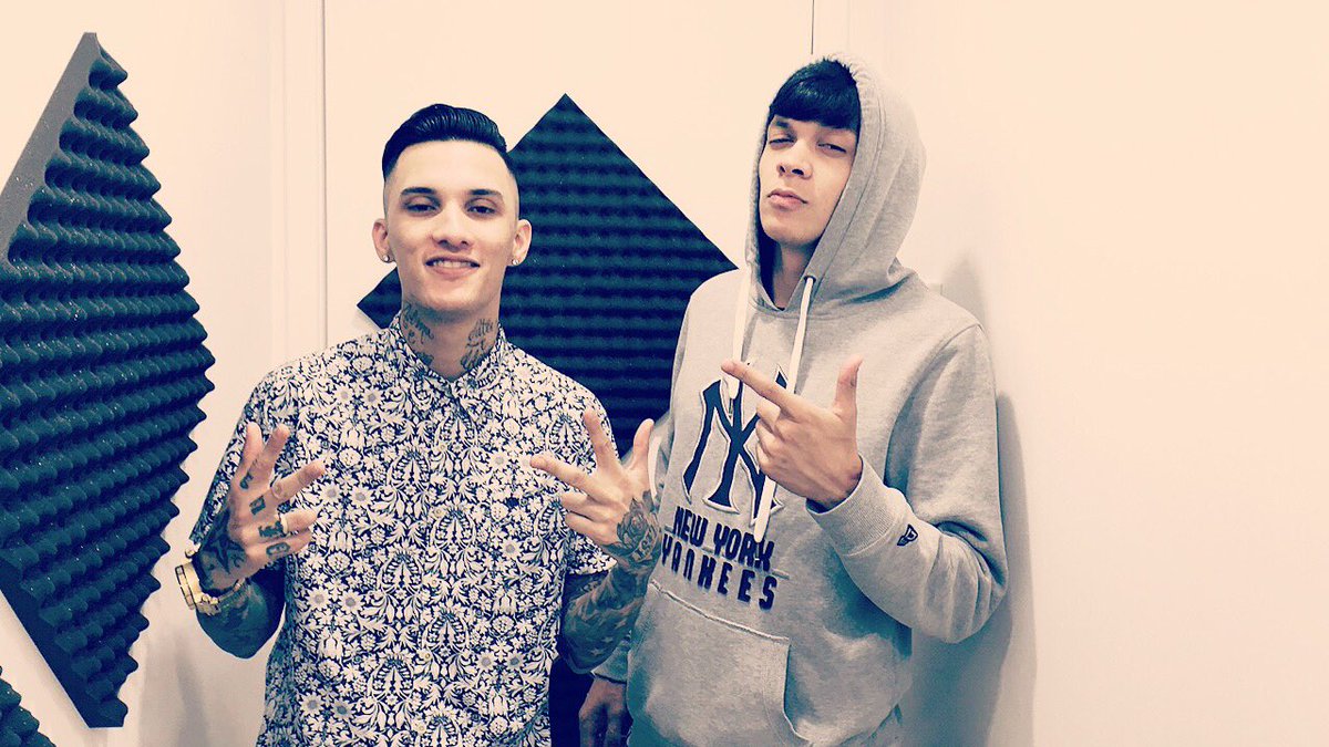 mcleodabaixada's tweet image. Convidei meu irmão @juliococielo pra gravar um som, ficou foda! O nome da musica é "Dance" vcs vão gostar muito!😉