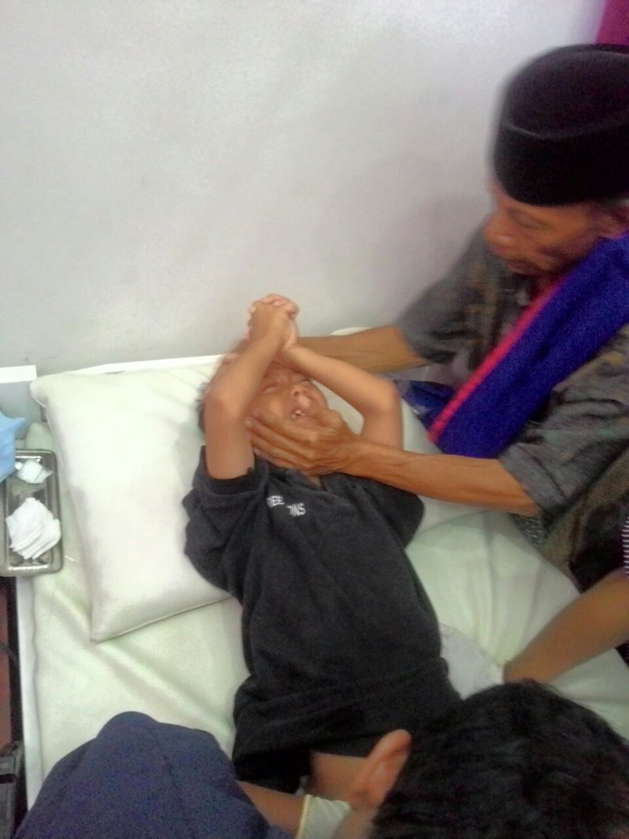 Nuwun lur <a href="/berbaginasiKDS/">Berbagi Nasi Kudus</a>  bocahe @koinpintar wis di khitanke