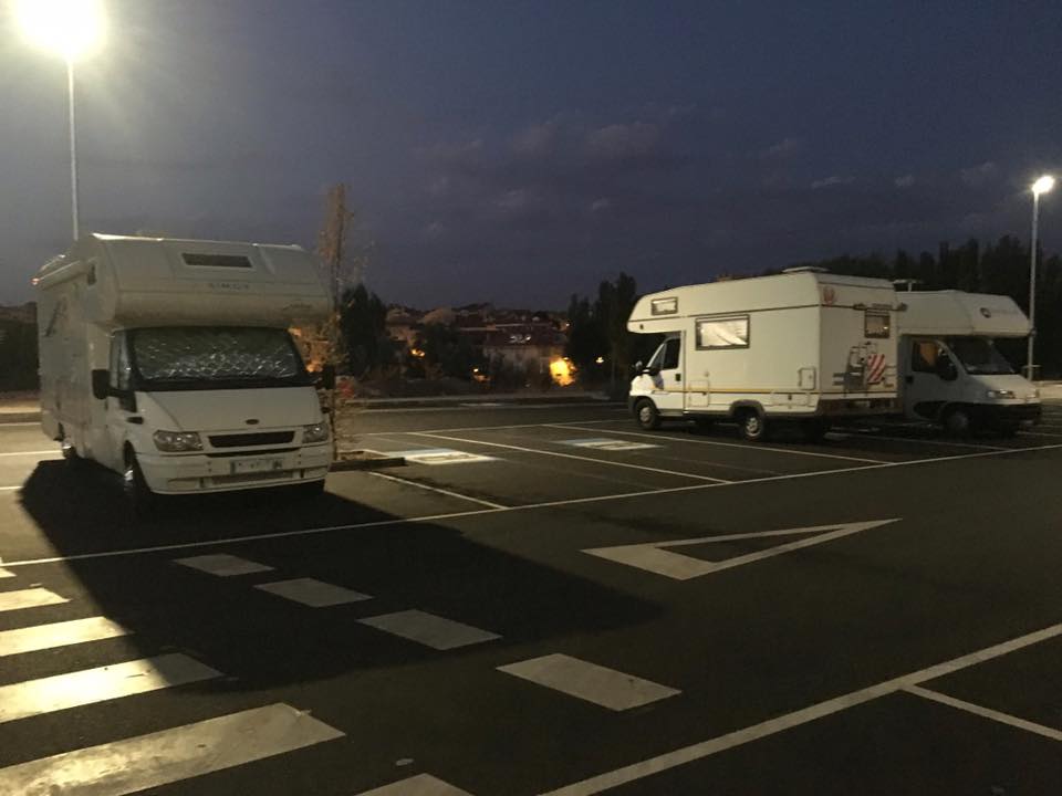 Area autocaravanas Aranda de Duero-Burgos, 12 pl, vaciado y llenado 👍 1€. A ver si alguno municipio más se suma‼️