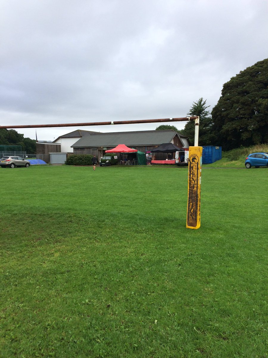 Nearly all set up for what's going to be a crackling day. Get your hangover feed <a href="/HogFatherWales/">HogFather</a>