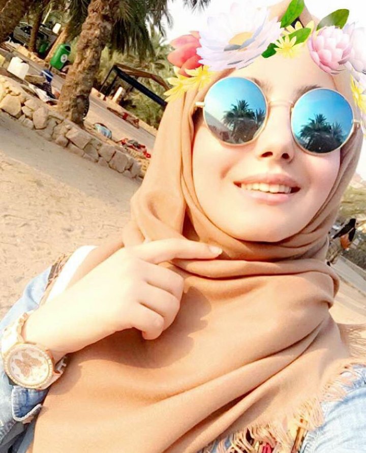 اضحك خلي البسمه تنور قلبك😍❤❤.