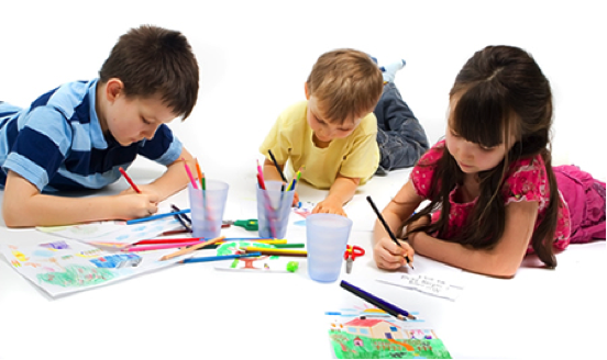 Los domingos son en familia por eso tenemos un espacio exclusivamente para los más pequeños de casa.  ¡Os esperamos!