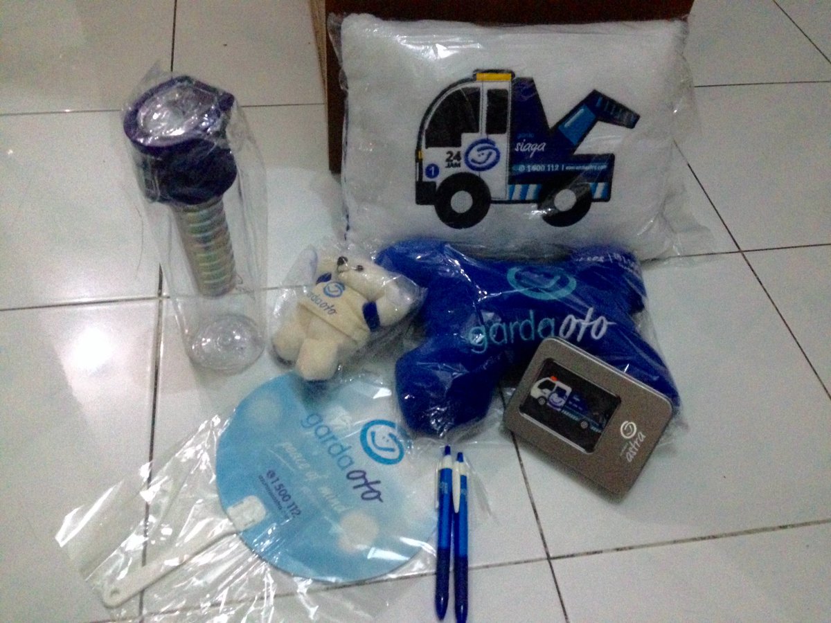 irmafebrianti's tweet photo. Yeay thankyou for the gift ❤️ Flashdisknya paling kece 😊 @hey_speakup @GardaOto #AsuransiAstra #HeySpeakUp https://t.co/y5nEY6siqN