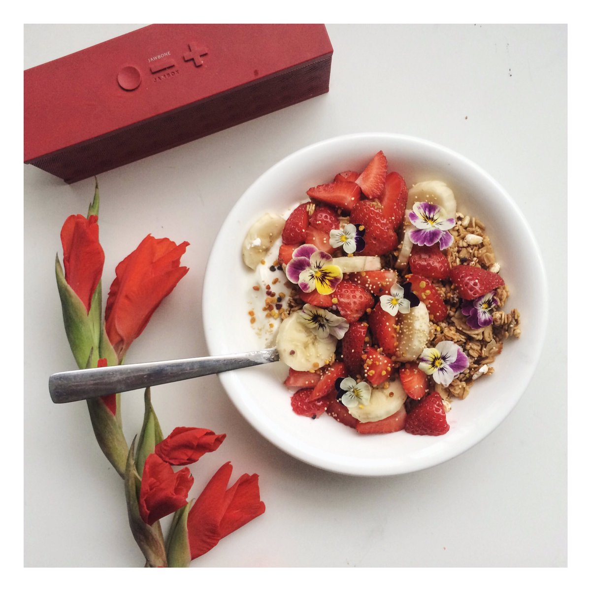 HuskAndHoney's tweet photo. Sunday Breakfast - Husk &amp; Honey granola with Greek yoghurt and fruit. Ready for carnival! #carnival #happy #energy https://t.co/jph1AIOuS1
