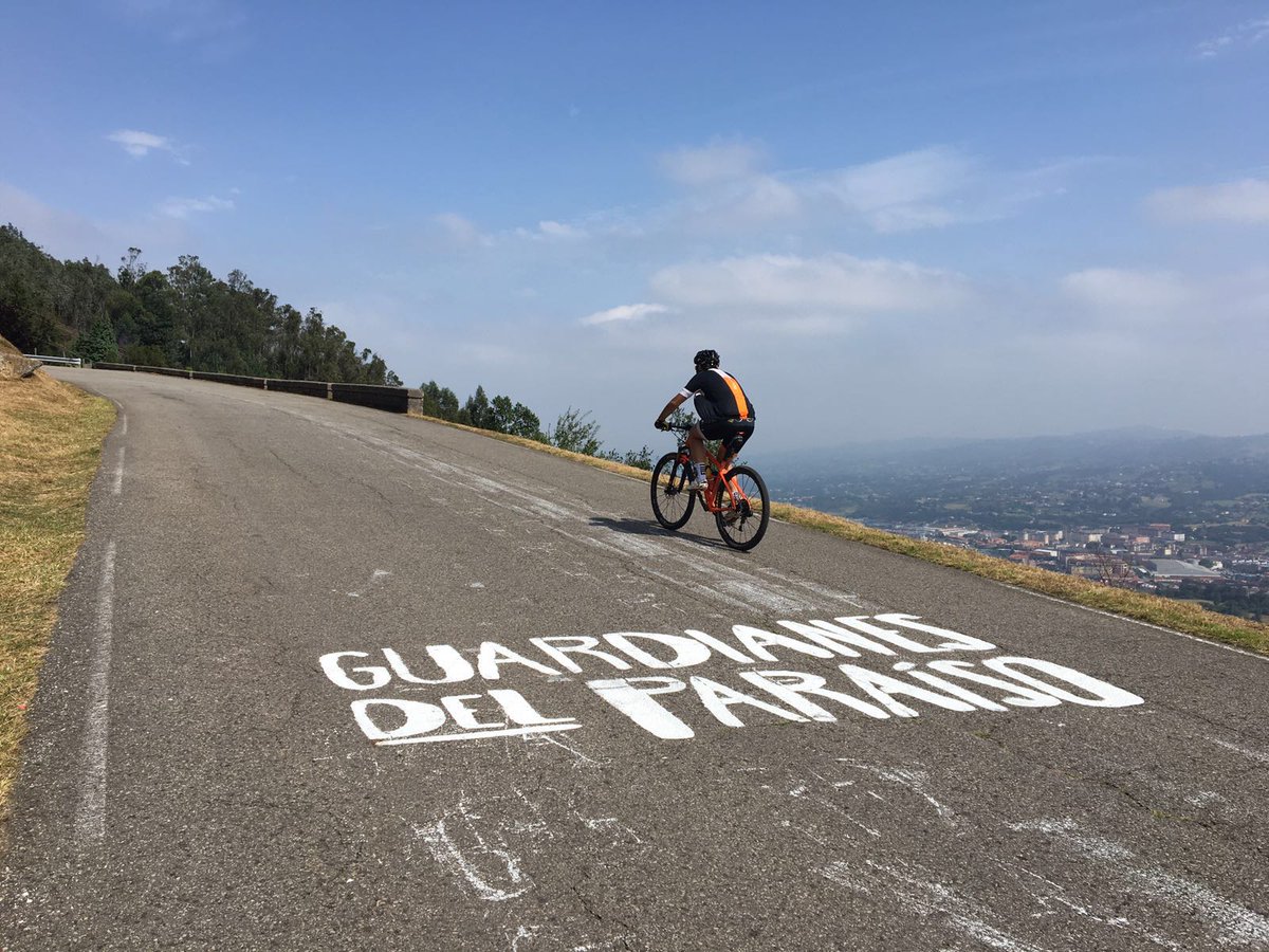 TurismoAsturias's tweet photo. Hoy #Oviedo recibe la llegada de la etapa 9 de @lavuelta. ¡No te la pierdas! https://t.co/DHNkFeTqJq https://t.co/UCWT8I4dlO