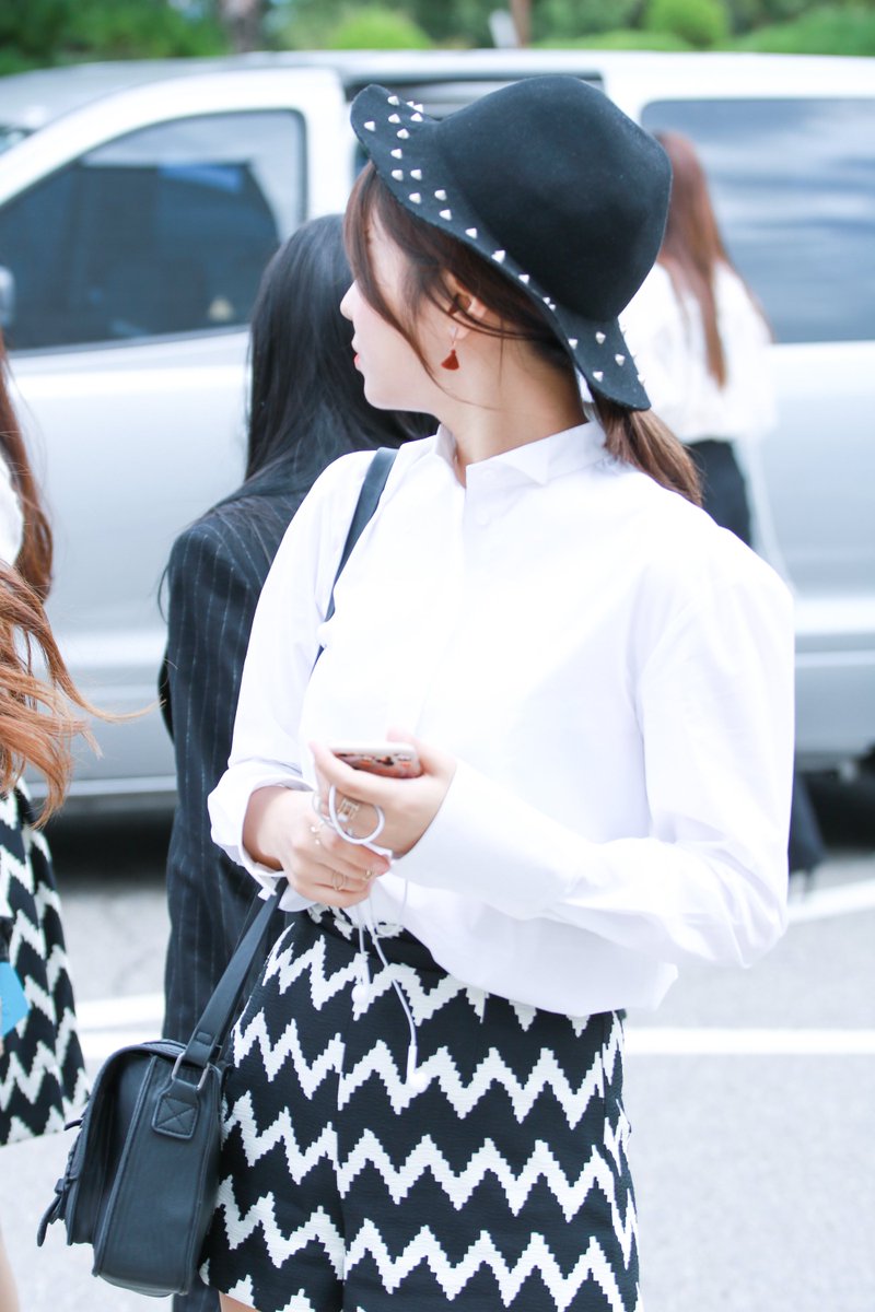 rhymism's tweet photo. 160828 한국문화예술시상식 와썹 지애(@wassup_ja) 출근 https://t.co/RqQKuNsnk5