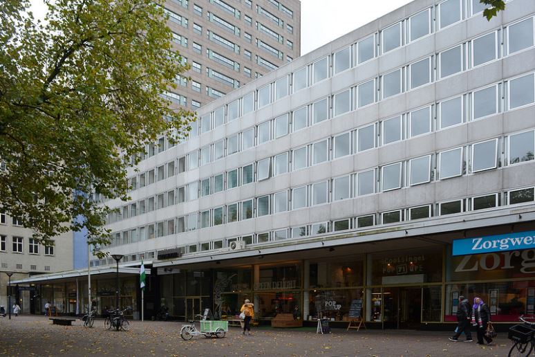 Leegstaande gebouw Coolsingel 75 tegenover Stadhuis wordt gesloopt tbv nieuwbouw woningen bit.ly/2bOZvWn