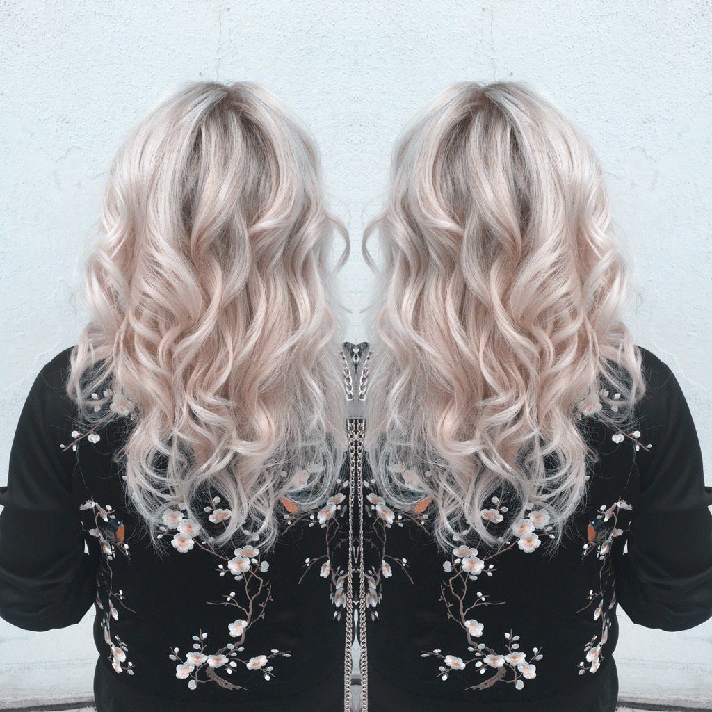LoriFudenshair's tweet photo. Gorgeous #blonde we did today #redken #blondeidol #redkencertified #clearwaterbeach https://t.co/b7AGlpbZLx