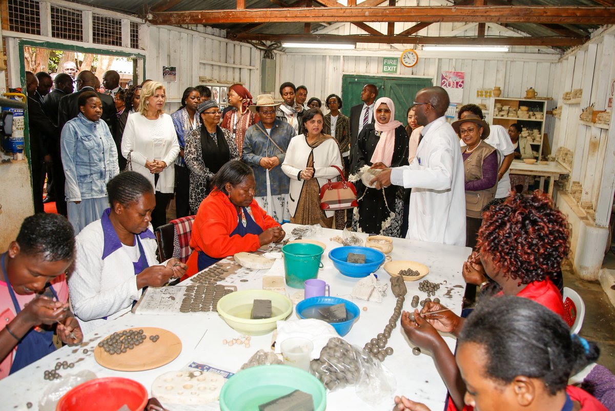FirstLadyKenya's tweet photo. Kazuri Beads &amp; Pottery Factory has employed 300 single mothers whose work supports thousands of other dependants. https://t.co/UggezcXhml