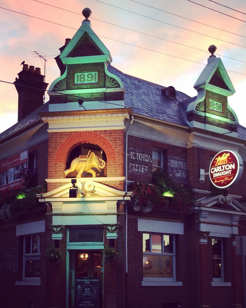 It's a beautiful pub in the heart of Geelong <a href="/DarrynLyons/">Darryn Lyons</a> #greatpub #geelongpub #elephantcastlegeelong