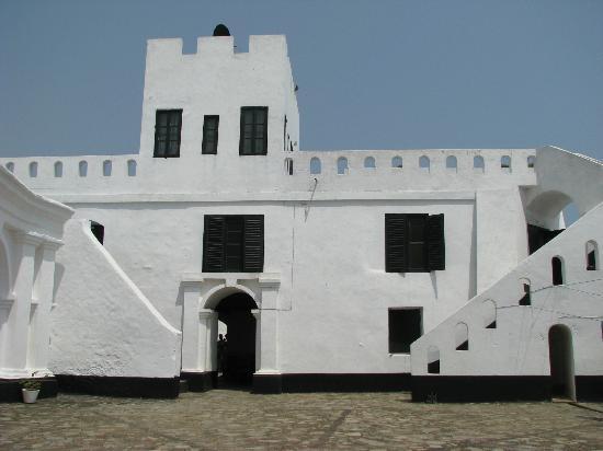 destination_gh's tweet photo. FORT METAL CROSS

A military structure in Dixcove, Ghana. Built in 1683 as a trading post for gold and slave trade. https://t.co/FG7puPK1LM