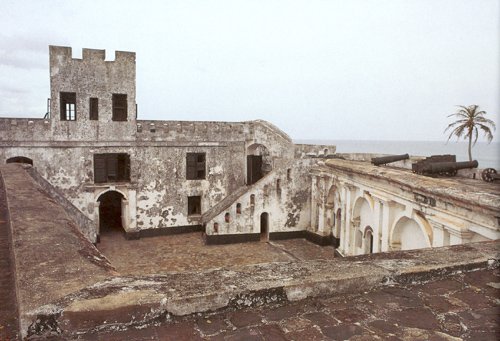 destination_gh's tweet photo. FORT METAL CROSS

A military structure in Dixcove, Ghana. Built in 1683 as a trading post for gold and slave trade. https://t.co/FG7puPK1LM