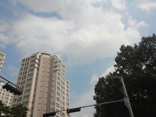 08.25 / 날씨가 많이 선선해졌어요. 뜨거웠던 8월도 이제 얼마 남지 않았네요. 이왕이면 유쾌하고 상쾌한 9월을 기대하며 오늘도 화이팅~!